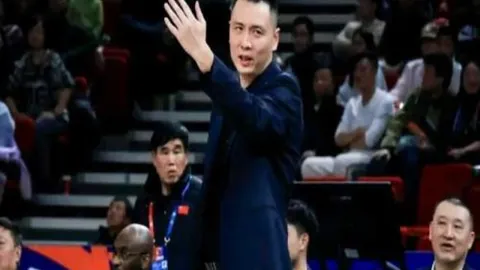 激战正酣：亚历山大再超约基奇，央视网体育带来最新动态